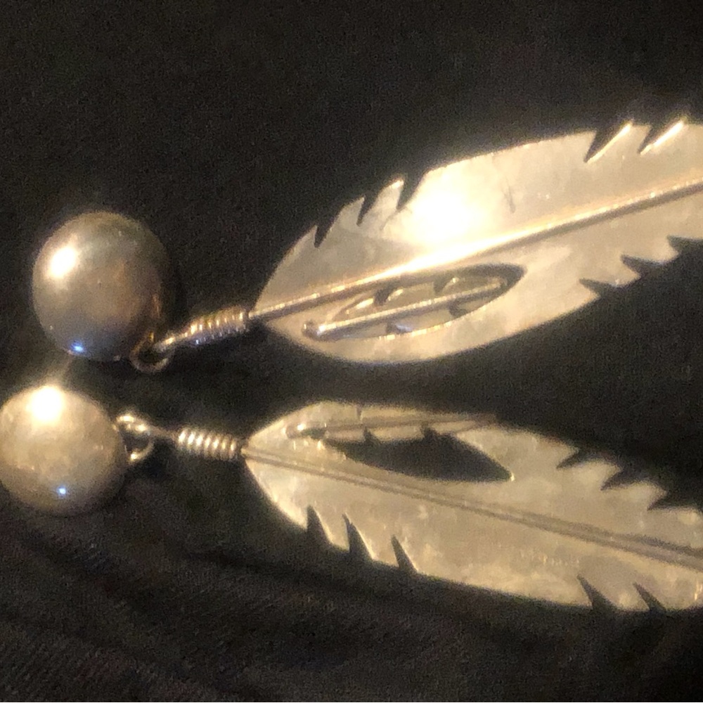 Sterling Silver feather dangle earrings - Picture 3 of 3